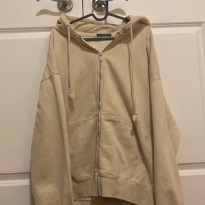 Brandy Melville beige hoodie